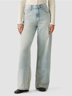 Wide Leg High-Rise Women's Jeans in Light Blue Wash
